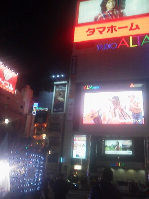 新宿スタジオアルタ前の夜景(2016-01-01)