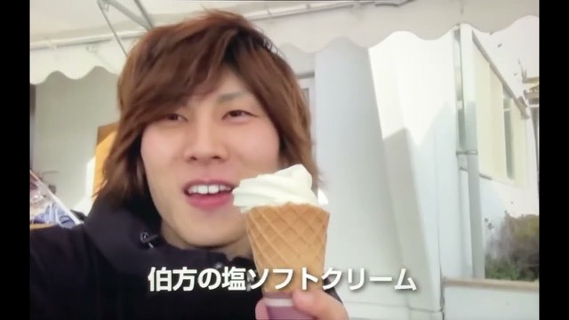 豹柄シャツ姿で話す本人(旅打ち企画・第17話 愛媛県の章=山口の直前)